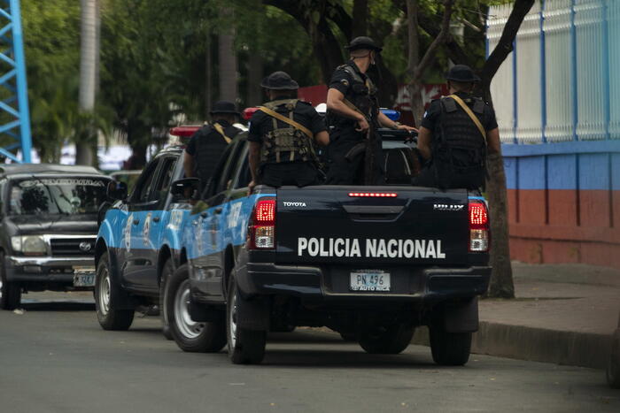 Autobus si ribalta su un ponte in Nicaragua, almeno 19 morti