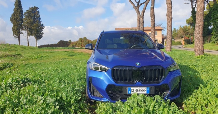 BMW X1, il nuovo Suv cresce in tecnologia, comfort e qualità - La Prova di  ANSA Motori 