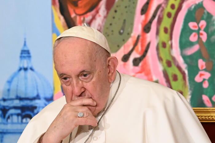 Il Papa ha la febbre, cancellate le udienze di oggi