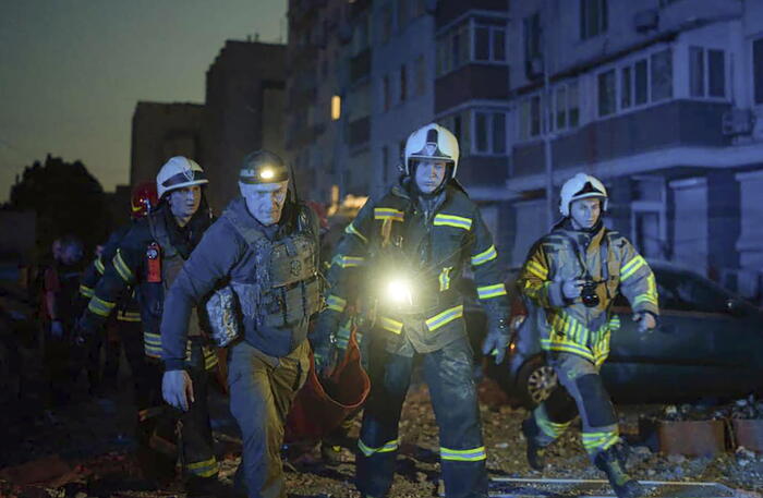 Russian air raid on Kiev at night, 1 dead – past hour