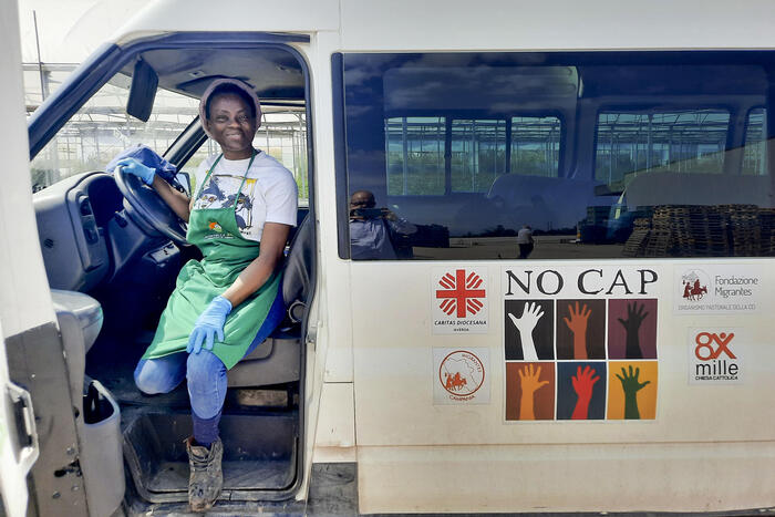 Tina, prima nigeriana a guidare il furgone anticaporalato