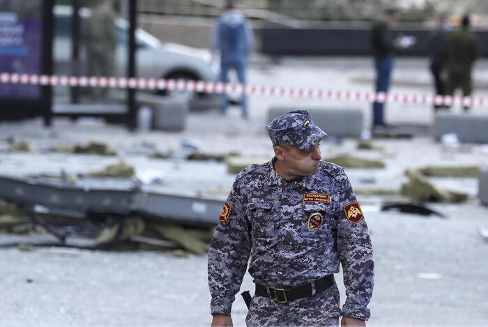 Nuovo attacco con droni a raffineria in Russia, un morto