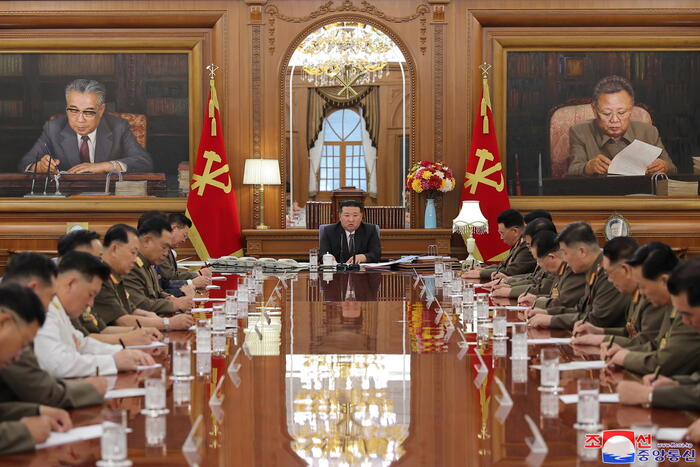 North Korea: Kim dismisses the military commander and prepares for war. Last hour