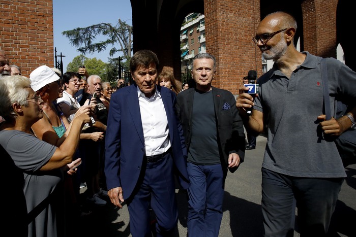 Funeral of Toto Cutugno in Milan with his notes News