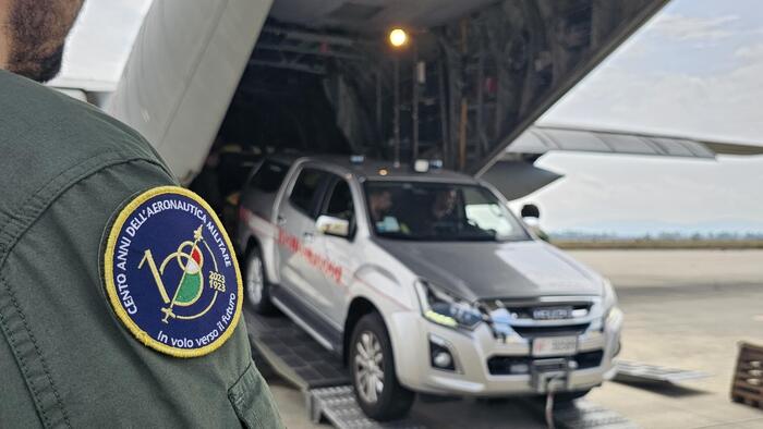 Crosetto: 'Un C130 porta aiuti per Gaza, pronti ad evacuare civili'