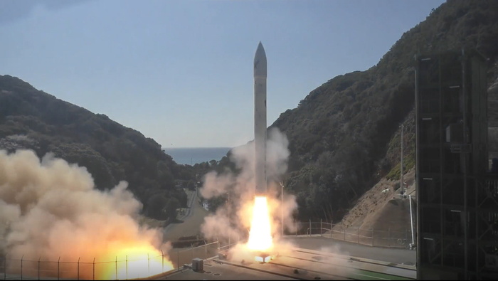 Giappone: razzo privato esplode dopo il lancio