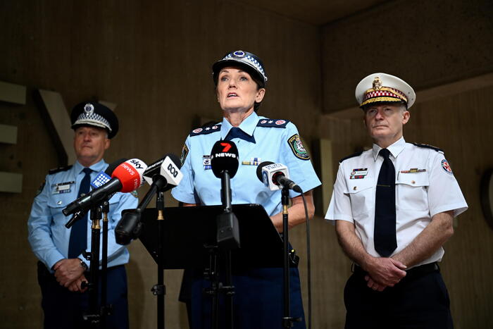 Obispo apuñalado en la policía de Sydney: un acto de terrorismo – noticias de última hora