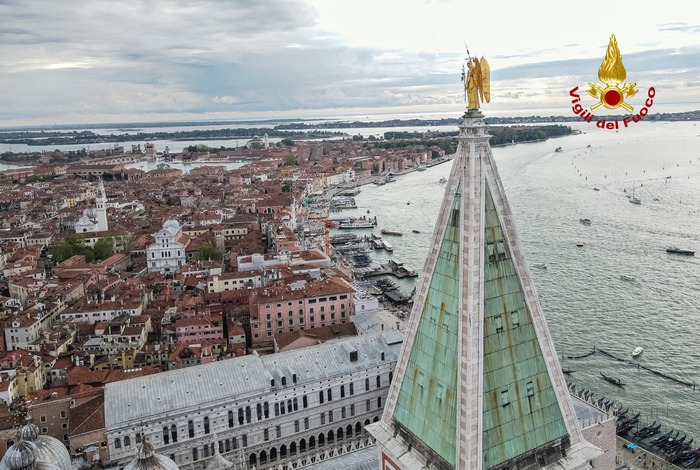 Venice, inspection with a drone of the Campanile of San Marco – News