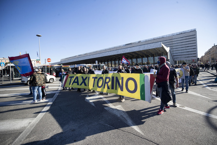 Italy taxis to strike 21 May