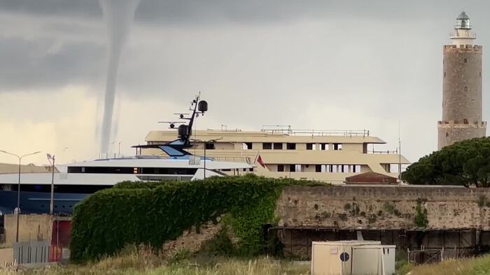 Livorno, waterspout on the coast on Sunday afternoon – Italy