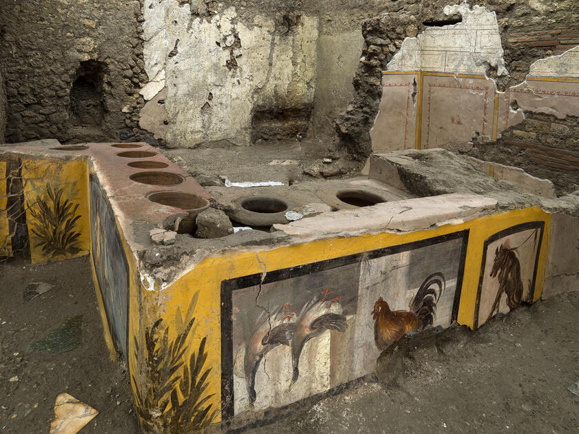 Pompei,ritrovato un Termopolio intatto - ALL RIGHTS RESERVED