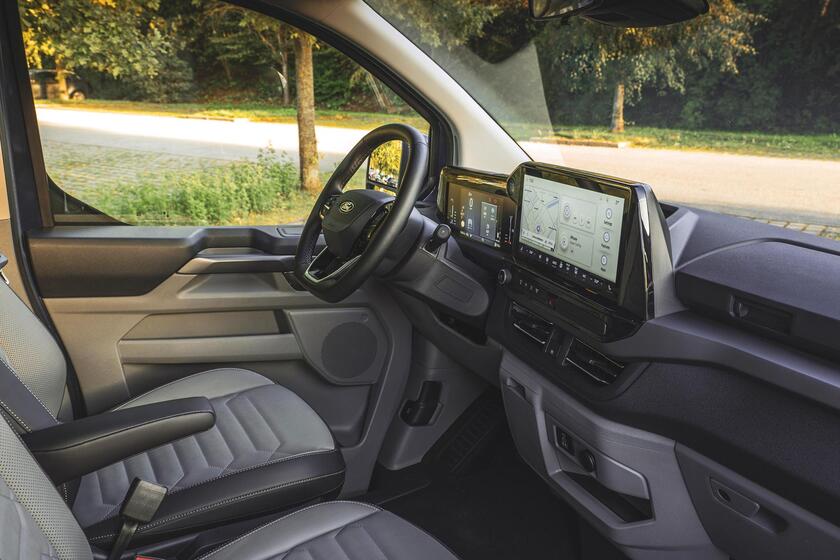 Ford Tourneo Custom tra comfort e tecnologia © ANSA/Web