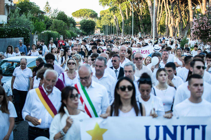 Incidente a Roma: in migliaia a fiaccolata per il piccolo Manuel - RIPRODUZIONE RISERVATA