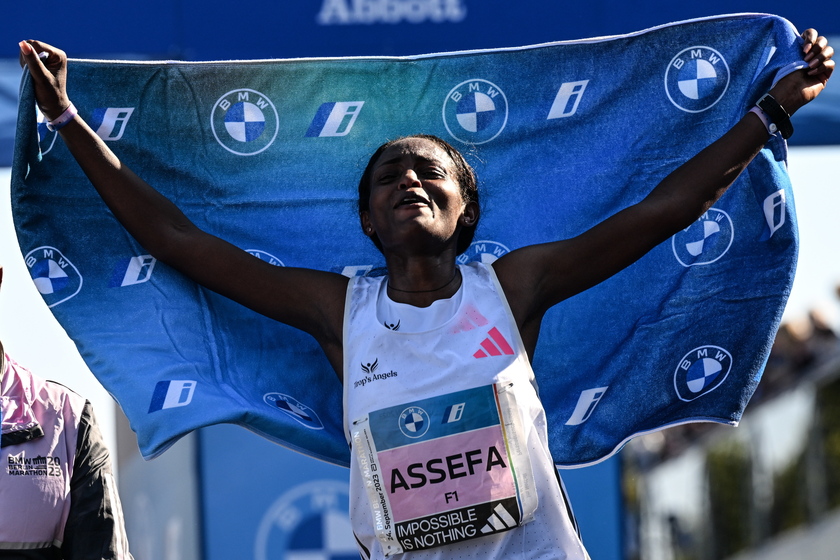 ++ Maratona, etiope Assefa migliora di 2 ' record mondo donne ++ - RIPRODUZIONE RISERVATA
