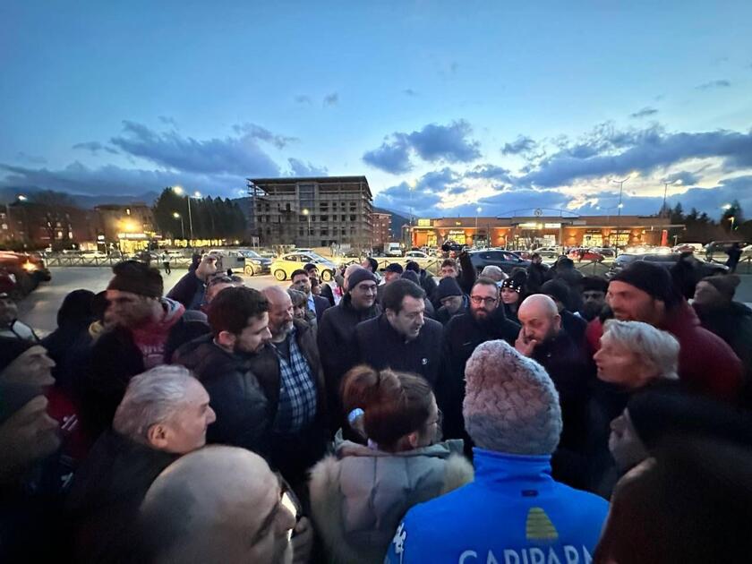Salvini incontra gli agricoltori,  'l 'Europa deve cambiare ' - RIPRODUZIONE RISERVATA