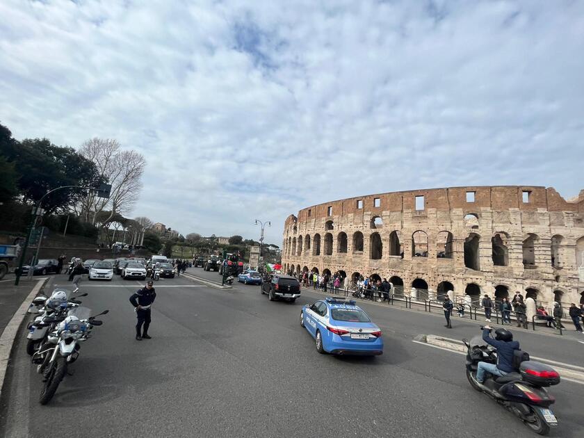 Protesta trattori, raggiunto il Colosseo - RIPRODUZIONE RISERVATA