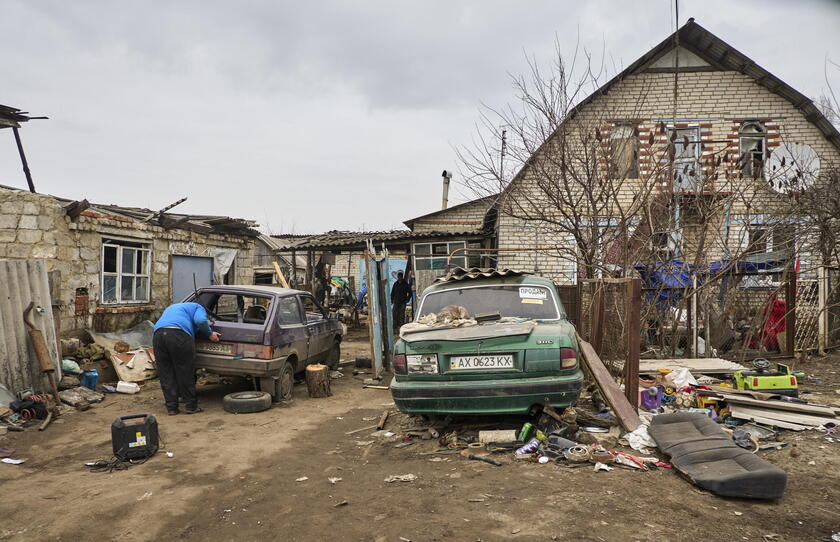 Villagers near the frontline in Ukraine 's Kupiansk refuse to leave amid increasing shelling © ANSA/EPA