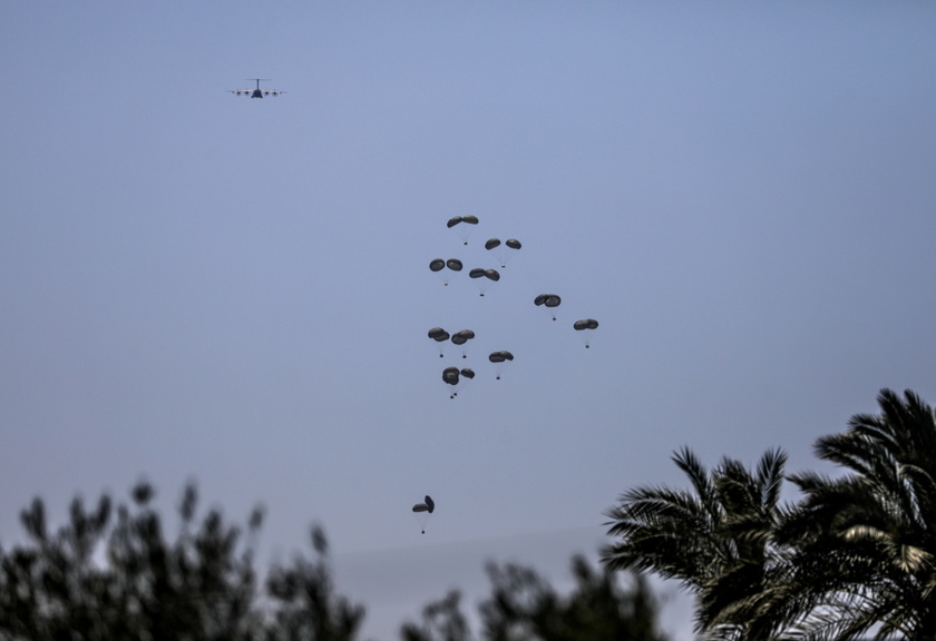 Humanitarian aid airdropped over southern city of Khan Younis