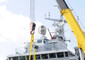 Un momento delle operazioni di carico del pattugliatore della Marina Militare Italiana Libra © Ansa