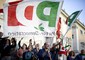 Sostenitori di Ignazio Marino, nuovo sindaco di Roma, festeggiano in piazza del Campidoglio © Ansa