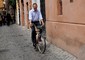 Ignazio Marino al seggio in bicicletta © Ansa