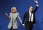 Emmanuel Macron  con la moglie Brigitte Trogneux © Ansa
