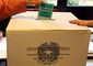 Operazioni di voto in un seggio di Bologna (archivio) © Ansa