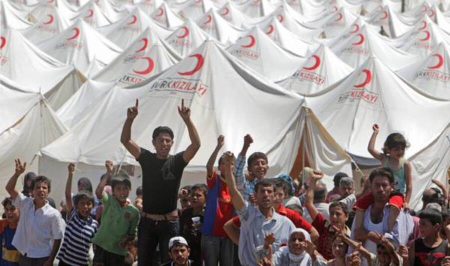 Il numero di profughi siriani riparati in Turchia per sfuggire alla repressione ha superato la soglia di 8.420, suddivisi in tre tendopoli: lo ha annunciato l'ufficio stampa del governatorato di Hatay, la provincia turca che li accoglie. © Ansa