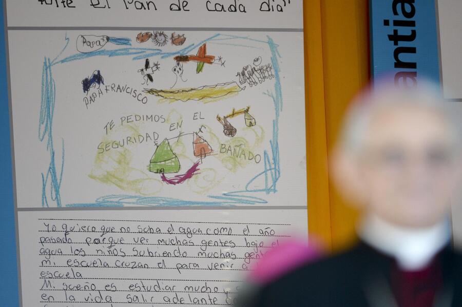 Papa: in disegni bimbi di Banado Norte una vita dignitosa © ANSA