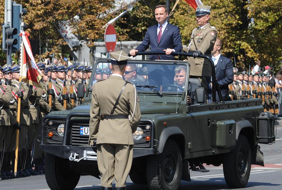 Polonia: centinaia di soldati e tank a parata militare © ANSA