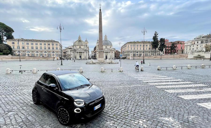 Fiat 500e, la rivoluzione elettrica per la città © 
