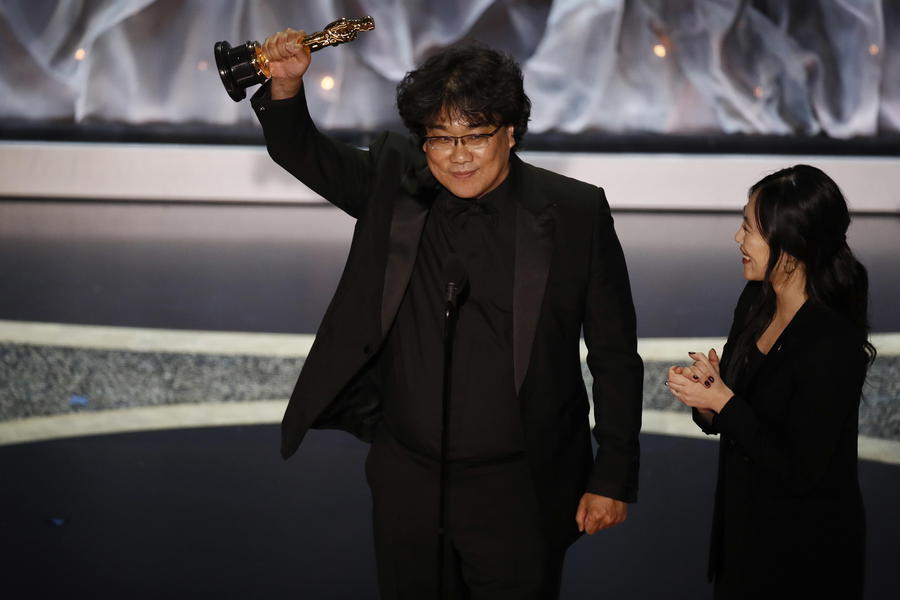 Bong Joon Ho, regista di Parasite, film premiato come miglior film,  miglior film internazionale, per la regia e per la sceneggiatura originale. © 