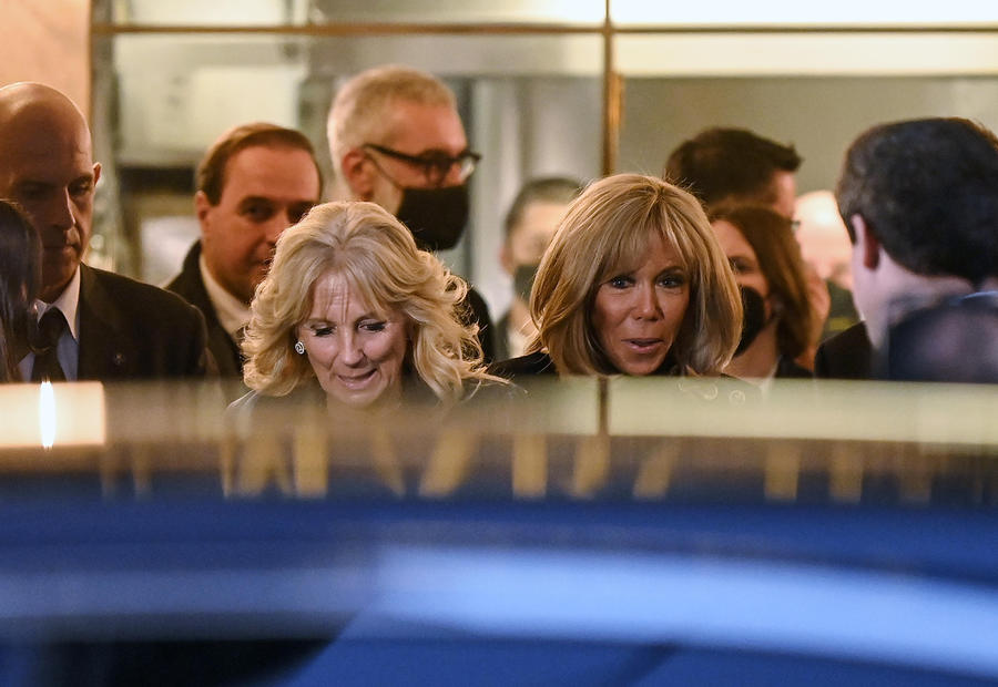 Brigitte Macron e Jill Biden lasciano Il Marchese, ristorante in via di Ripetta a Roma © Ansa