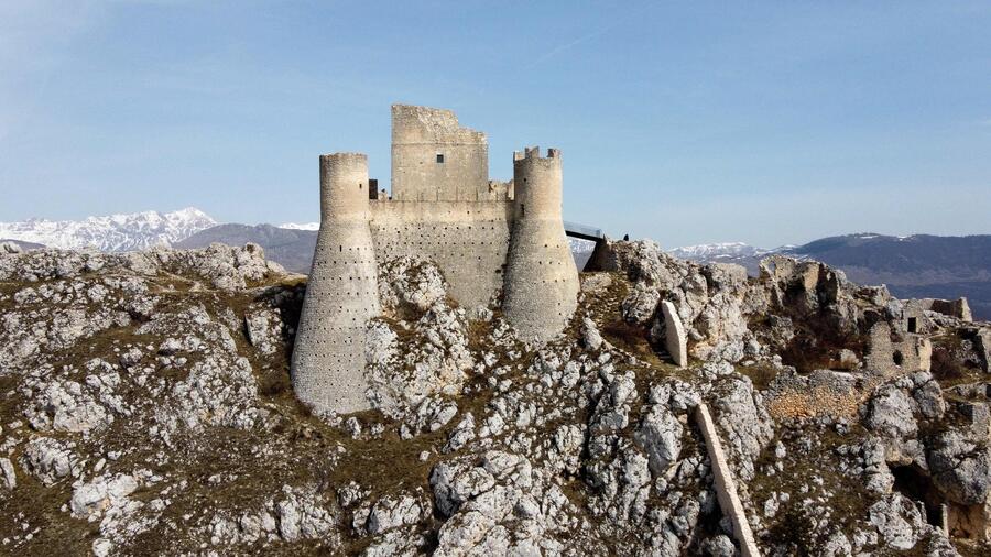 Rocca Calascio, 20 milioni di euro dall'Ue per la riqualificazione © 