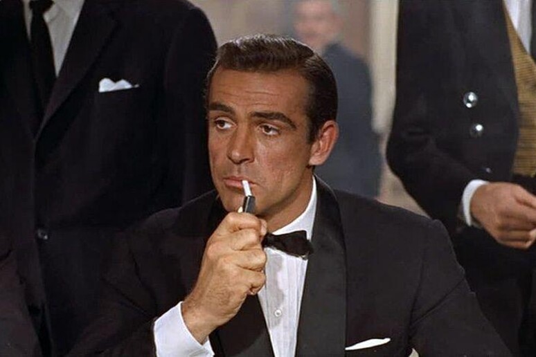 A Londra arriva il 'bollino' per 007, "contenuti offensivi"