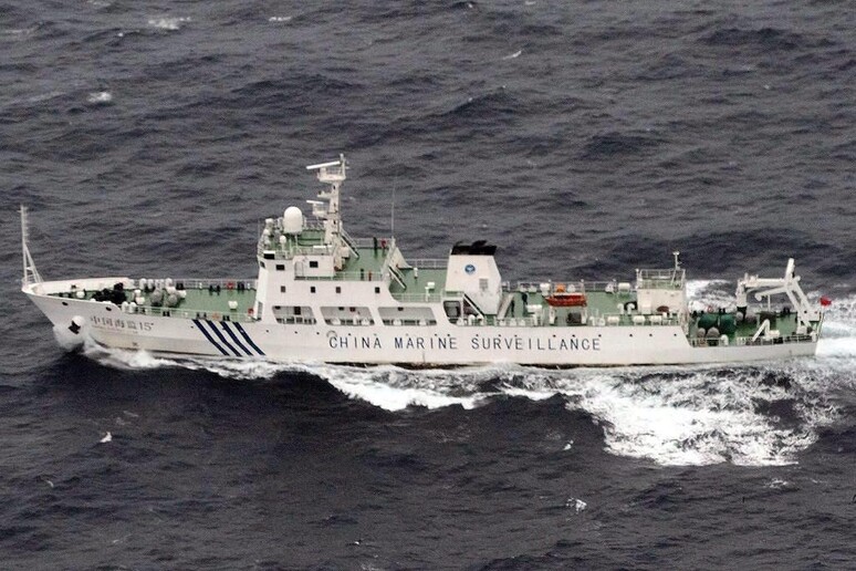 Foto d 'archivio di un 'imbarcazione della Marina cinese che sorveglia l 'area delle isole Senkaku - RIPRODUZIONE RISERVATA