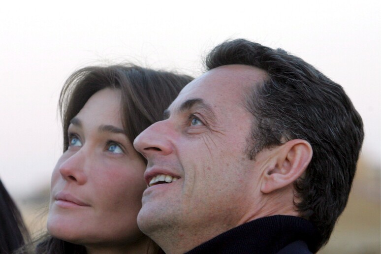 Nicolas Sarkozy e Carla Bruni - RIPRODUZIONE RISERVATA