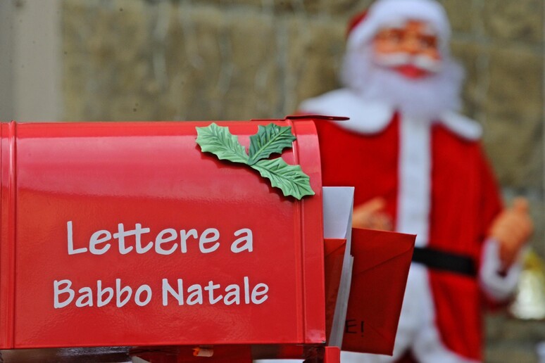 Natale: Confesercenti, 2014 difficile ma per regali +270 mln - RIPRODUZIONE RISERVATA