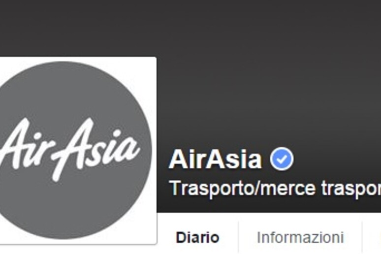 Diventa grigio il logo di AirAsia su Facebook - RIPRODUZIONE RISERVATA
