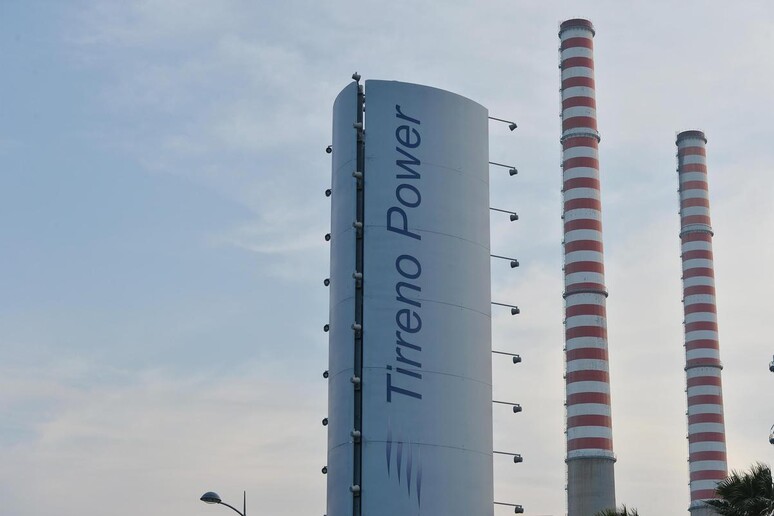 La centrale elettrica Tirreno Power di Vado Ligure (Savona) - RIPRODUZIONE RISERVATA