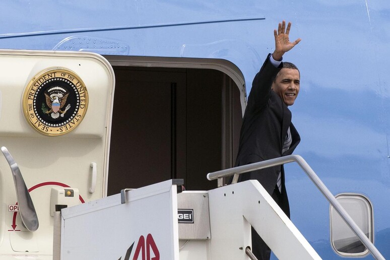 Il presidente Usa Barack Obama lascia Roma a bordo dell 'Air Force One, destinazione Riad, in Arabia Saudita -     RIPRODUZIONE RISERVATA