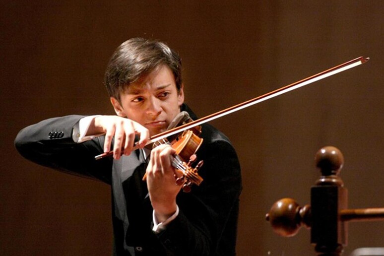 Il giovane violinista Andrea Obiso - RIPRODUZIONE RISERVATA