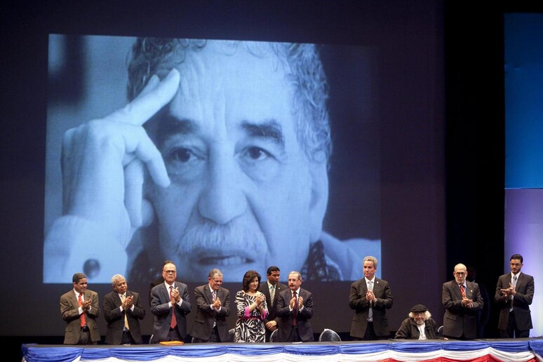 Un evento in cui si ricorda lo scrittore Gabriel Garcia Marquez © ANSA/EPA