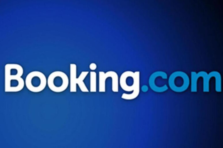 Il logo di booking.com - RIPRODUZIONE RISERVATA