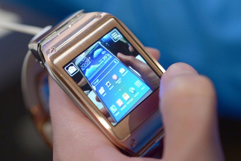 Samsung pensa a smartwatch-telefono - RIPRODUZIONE RISERVATA