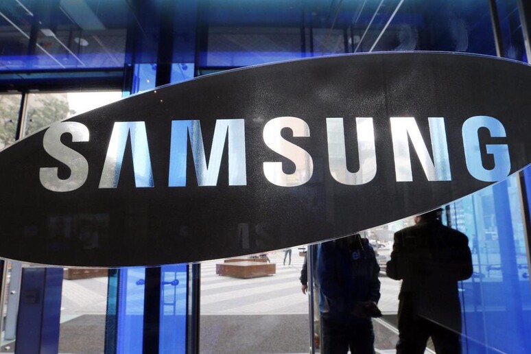Samsung, in arrivo due nuovi smartphone di fascia alta © ANSA/EPA