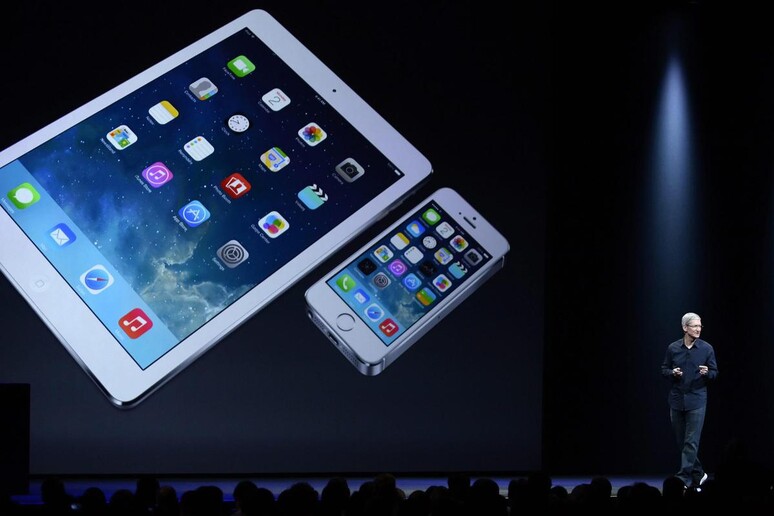 Apple rafforza ordini, prevede boom iPhone 6 © ANSA/EPA