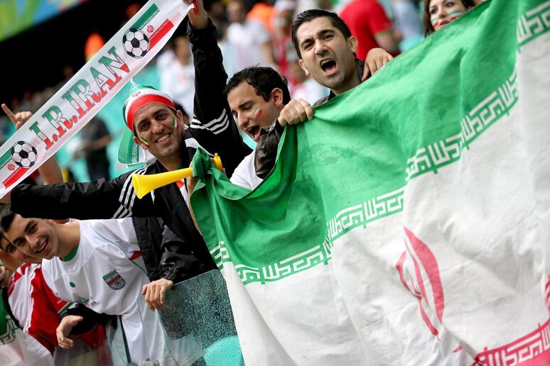 Tifosi iraniani ai mondiali 2014 © ANSA/EPA