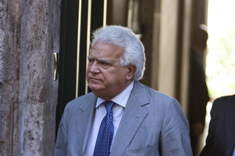 Verdini rinviato a giudizio per l 'acquisto del palazzo a Roma - RIPRODUZIONE RISERVATA
