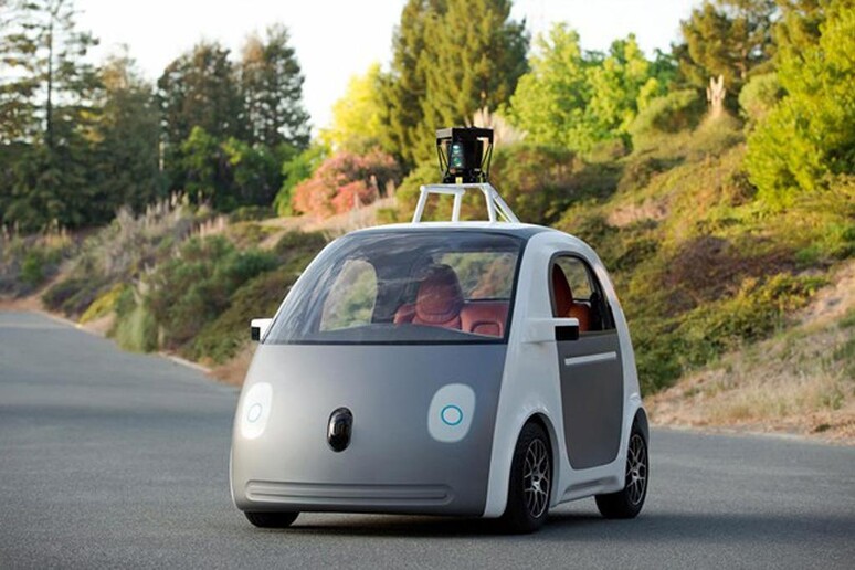 L 'auto senza guidatore di Google - RIPRODUZIONE RISERVATA